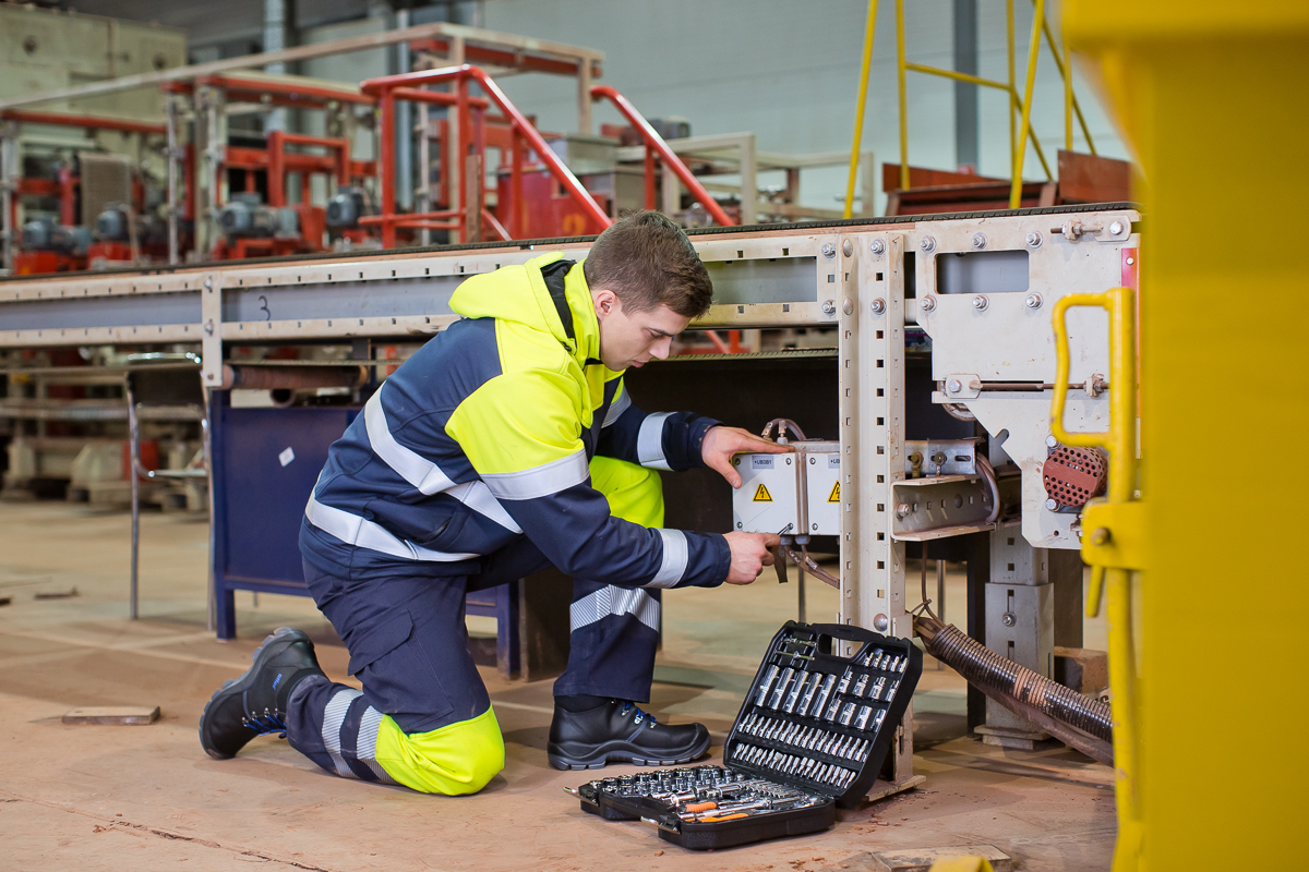 Stern Correction Composer Odzież ochronna i środki ochrony indywidualnej dla elektryka - operatora urządzeń energetycznych - Poradniki BHP - PW KRYSTIAN Stern Correction Composer Odzież ochronna i środki ochrony indywidualnej dla elektryka - operatora urządzeń energetycznych - Poradniki BHP - PW KRYSTIAN